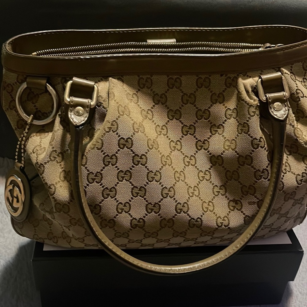 Gucci Bag very strong bag, has good space inside